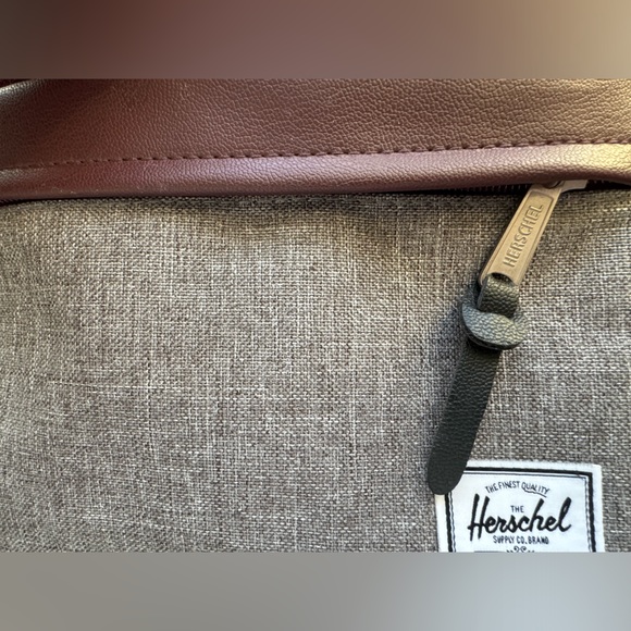 Virgin Atlantic Herschel Case - Picture 5 of 9